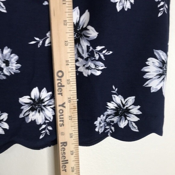 Skies are Blue Scalloped Hem & pockets Navy Floral Skirt size small - Picture 5 of 9